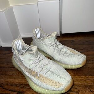 Yeezy Boost 350 V2 Sneakers